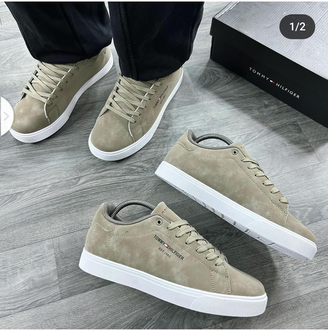 Tommy Hilfiger Logo Suede Court Sneaker