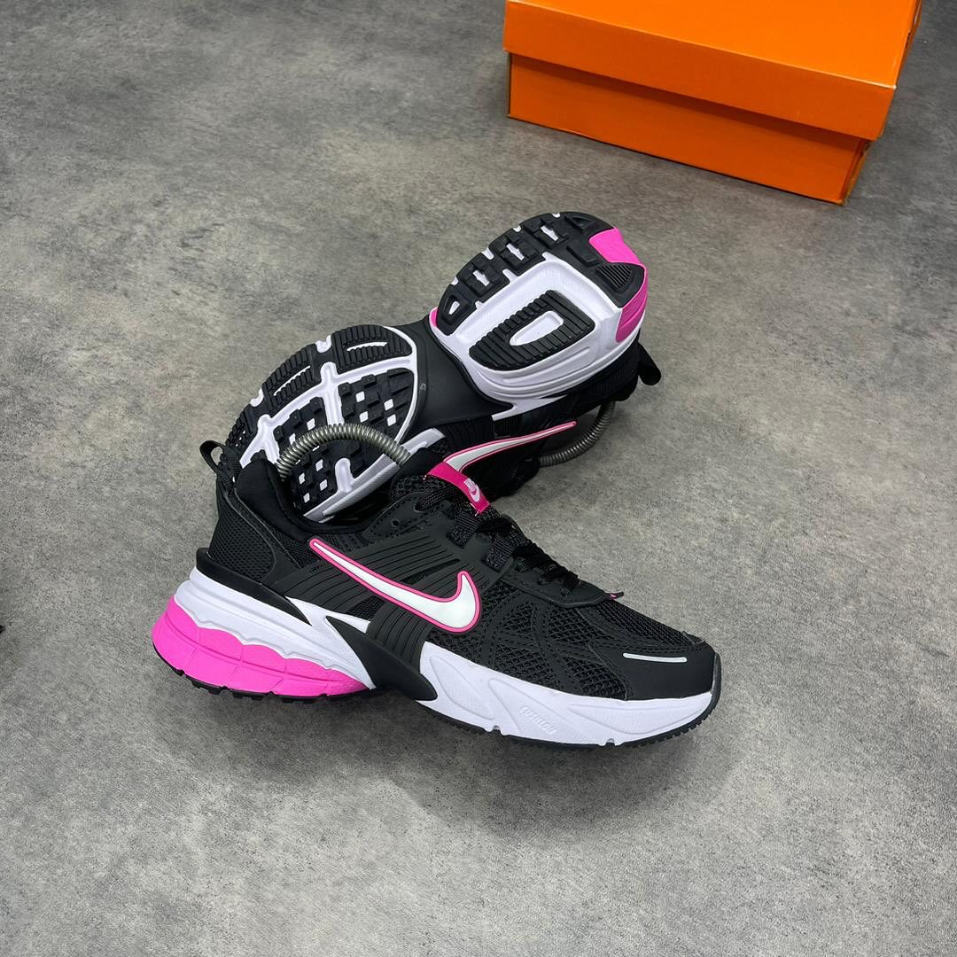 Nike V2K Run - Black Pink