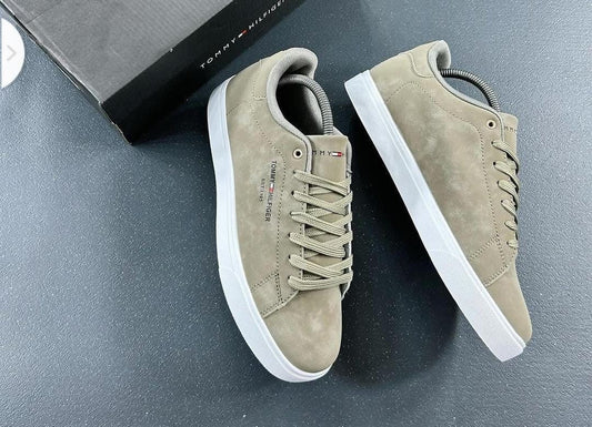 Tommy Hilfiger Logo Suede Court Sneaker