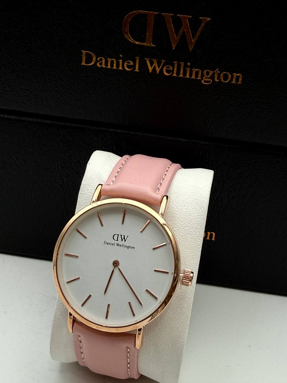 Daniel Wellington Watch - DW Leather
