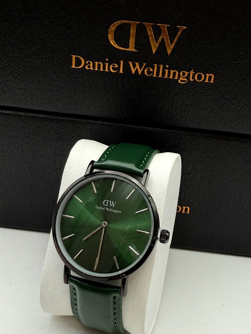 Daniel Wellington Watch - DW Leather