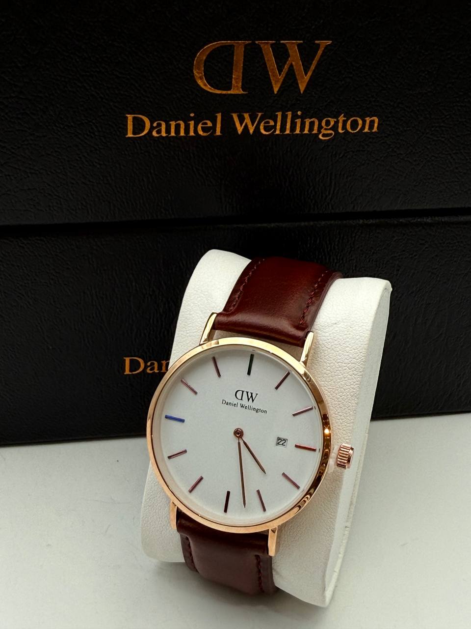 Daniel Wellington Watch - DW Leather