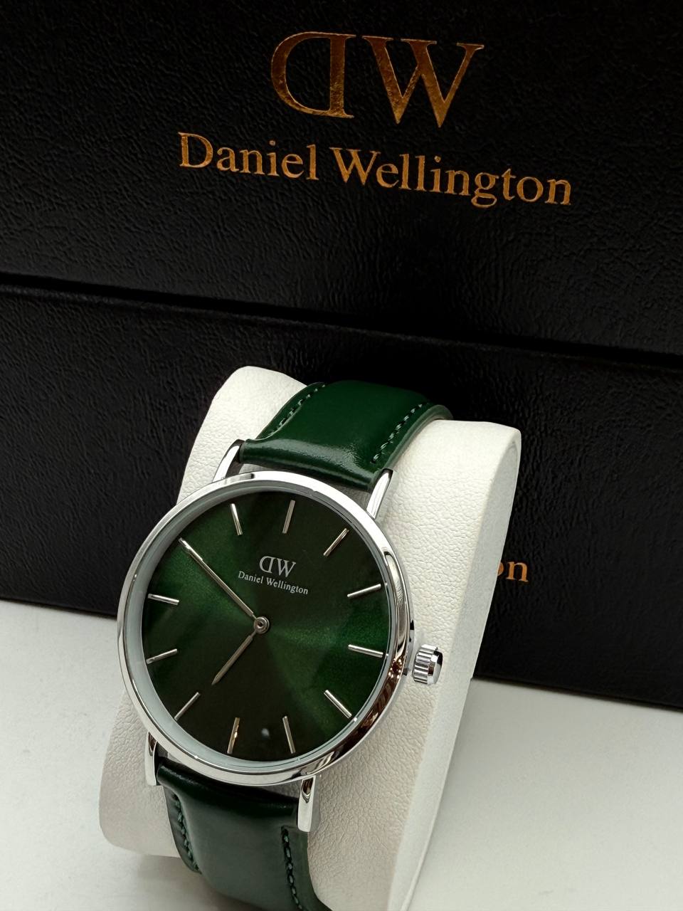 Daniel Wellington Watch - DW Leather