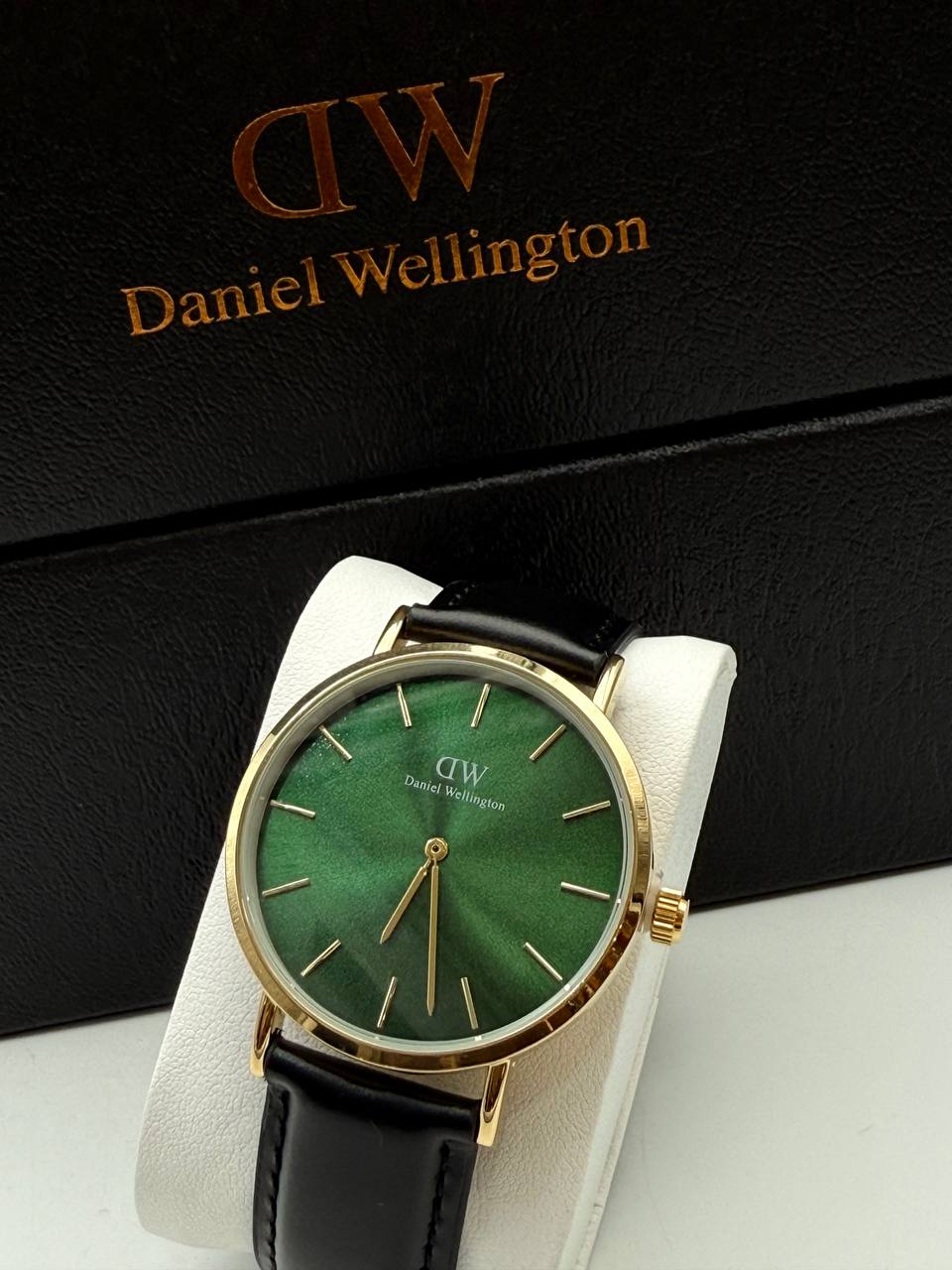 Daniel Wellington Watch - DW Leather