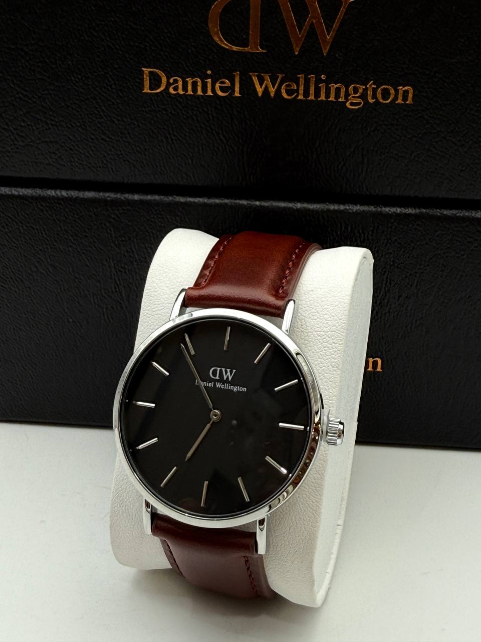 Daniel Wellington Watch - DW Leather