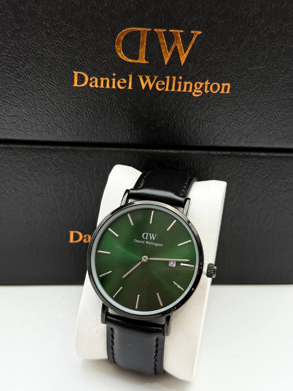 Daniel Wellington Watch - DW Leather