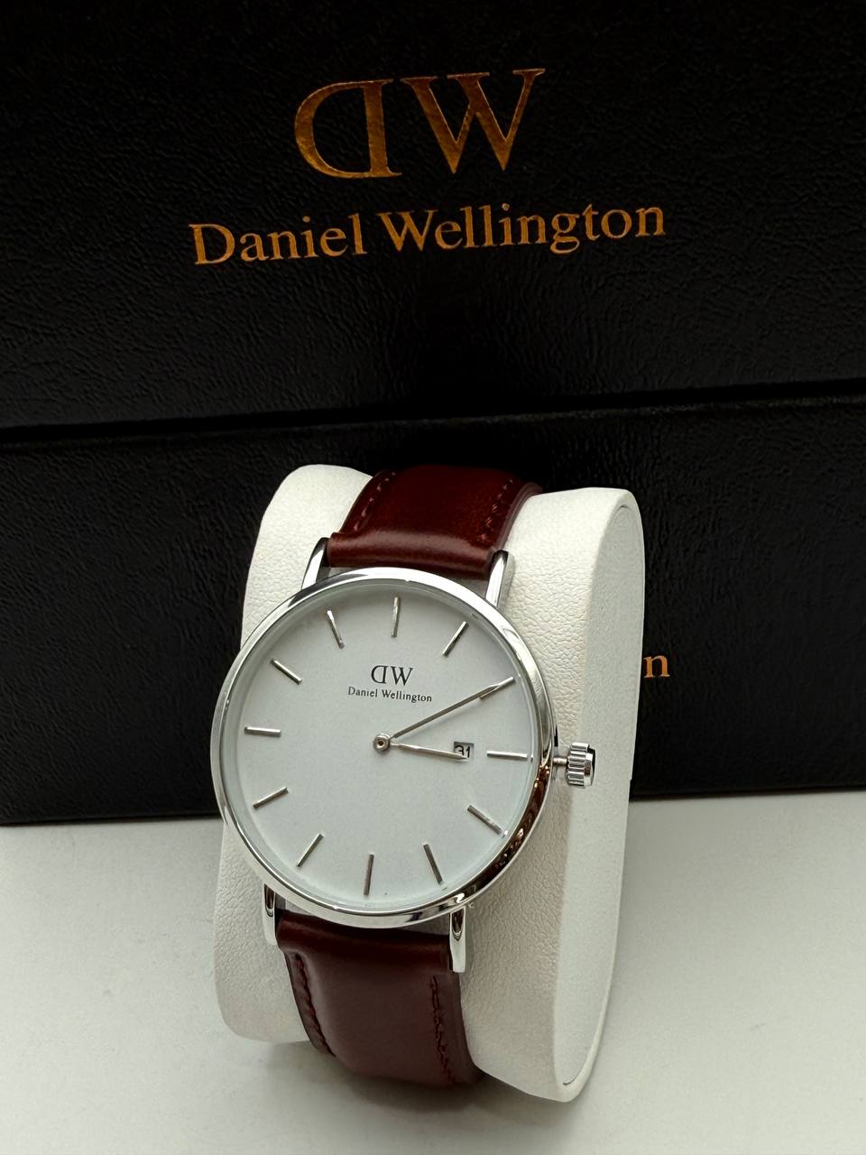 Daniel Wellington Watch - DW Leather