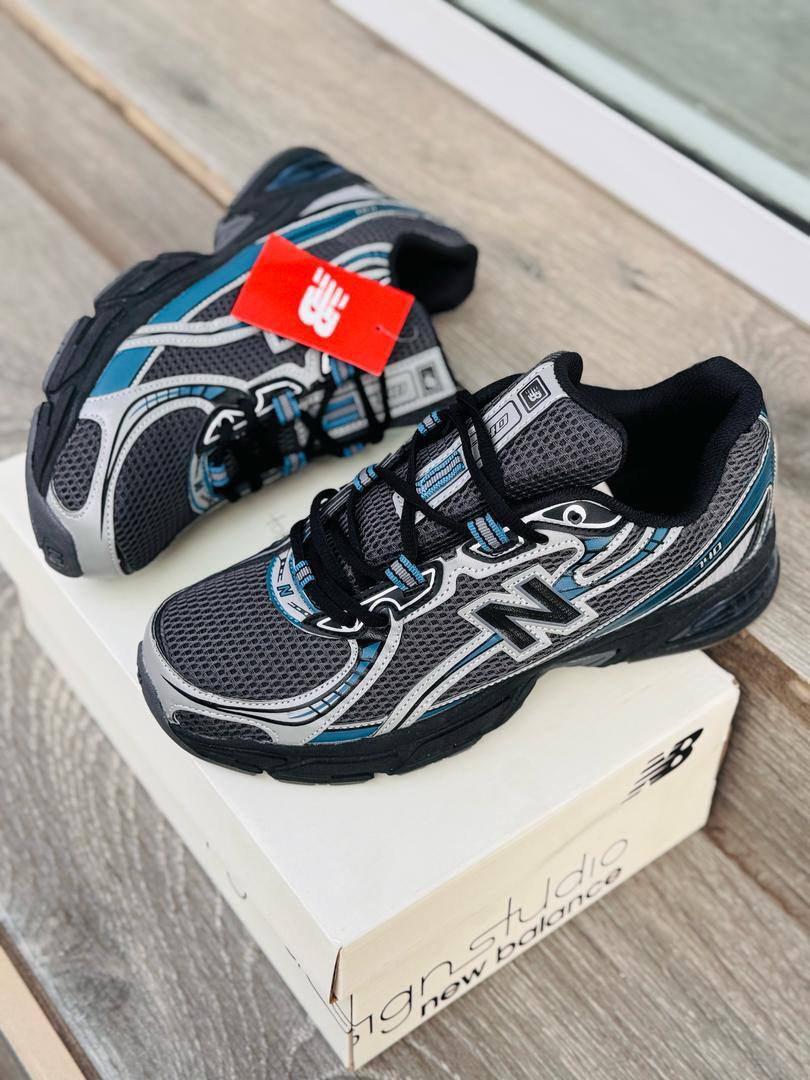 New Balance 740