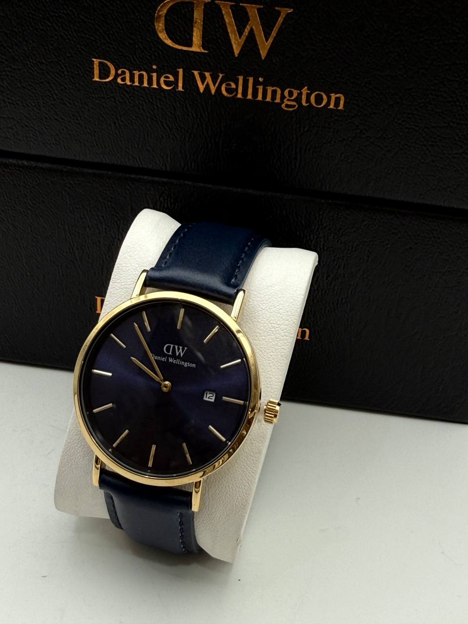 Daniel Wellington Watch - DW Leather