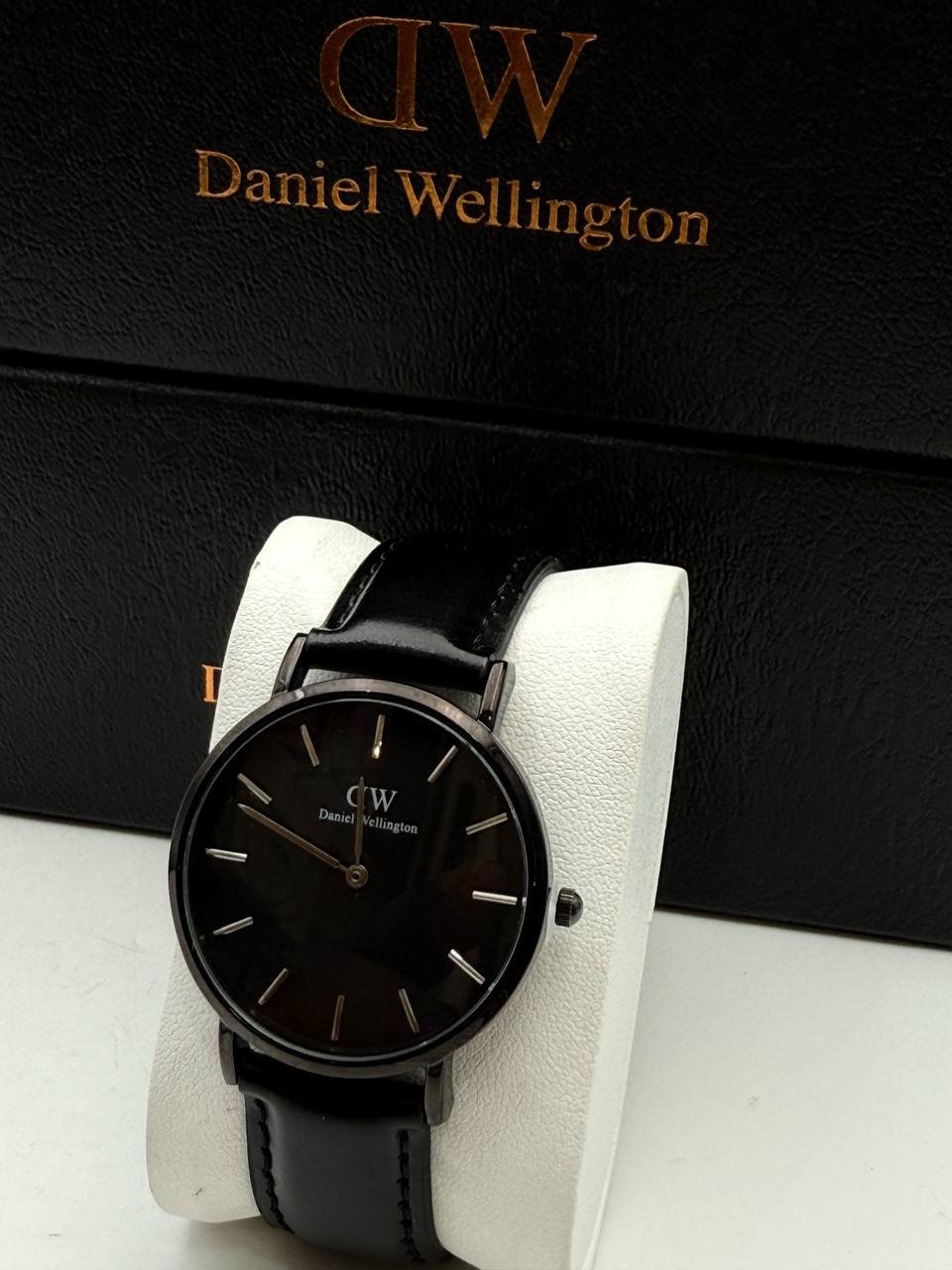 Daniel Wellington Watch - DW Leather