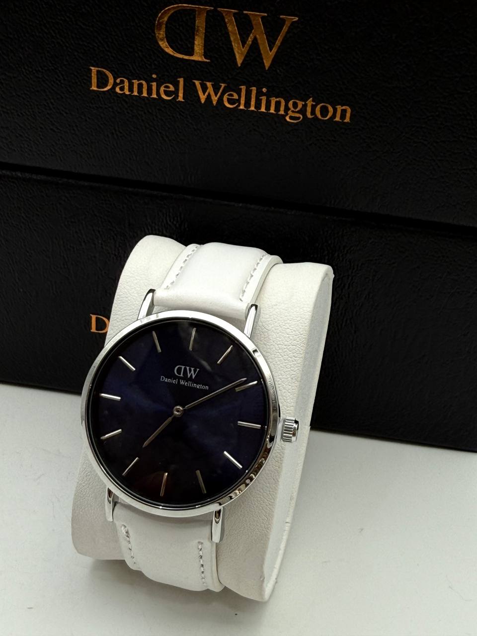 Daniel Wellington Watch - DW Leather