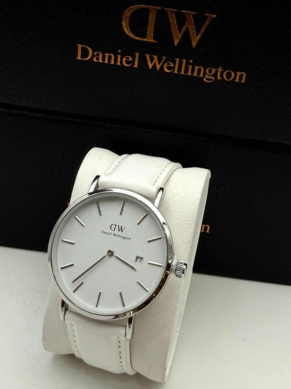 Daniel Wellington Watch - DW Leather