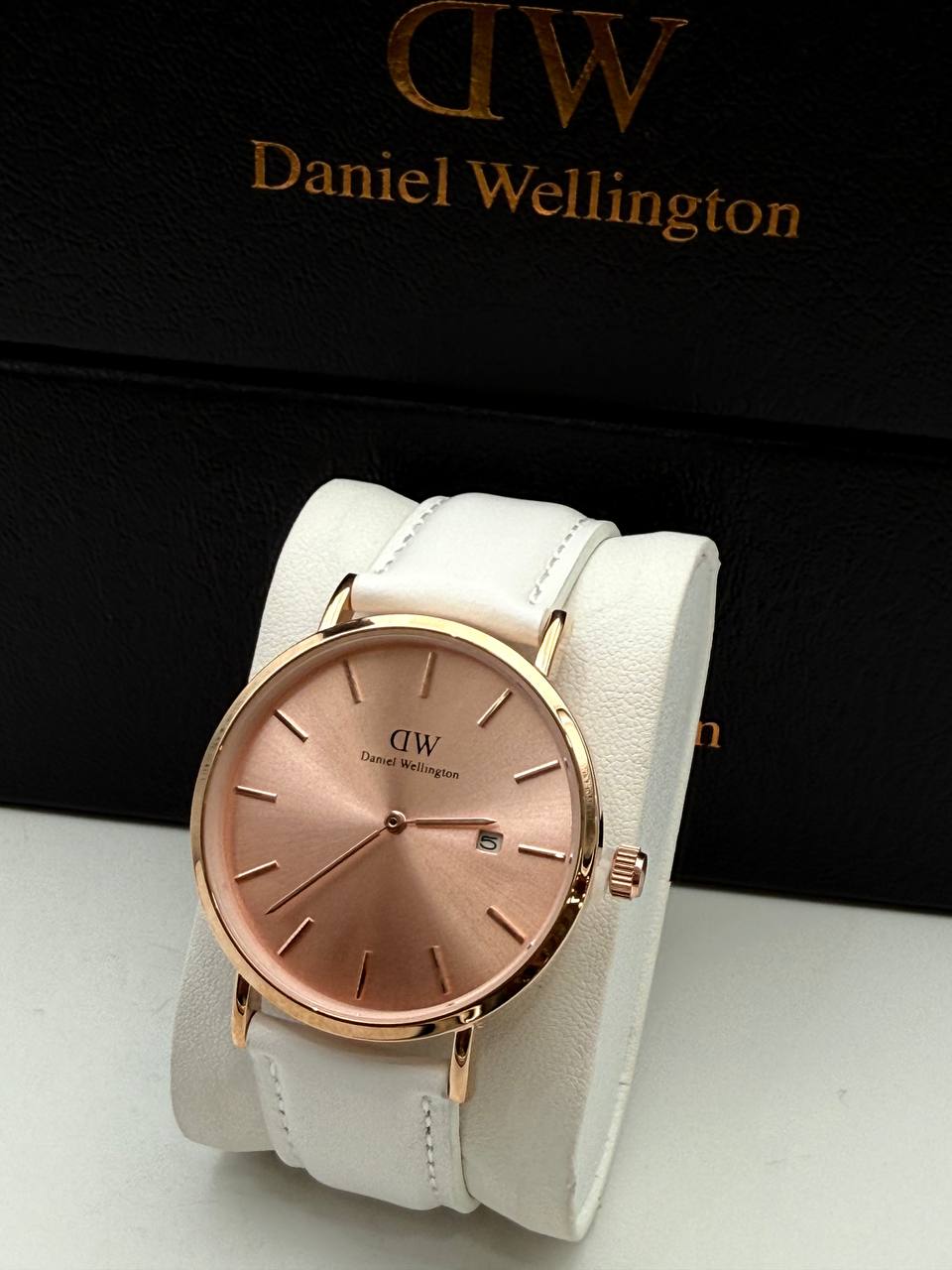 Daniel Wellington Watch - DW Leather