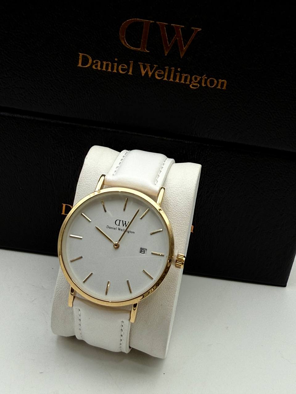 Daniel Wellington Watch - DW Leather