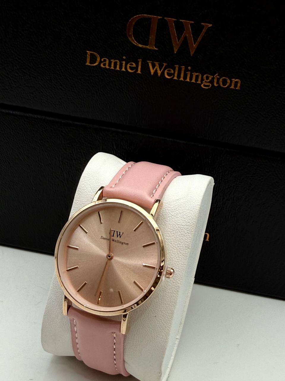 Daniel Wellington Watch - DW Leather